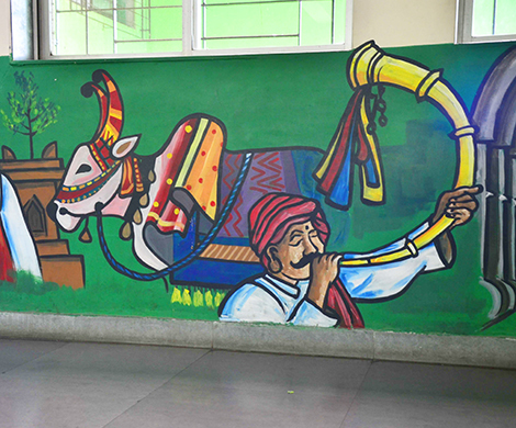 Creative and vibrant artwork on the speaking walls at KVN College