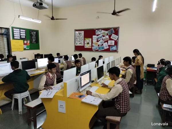 Computer Lab (7)